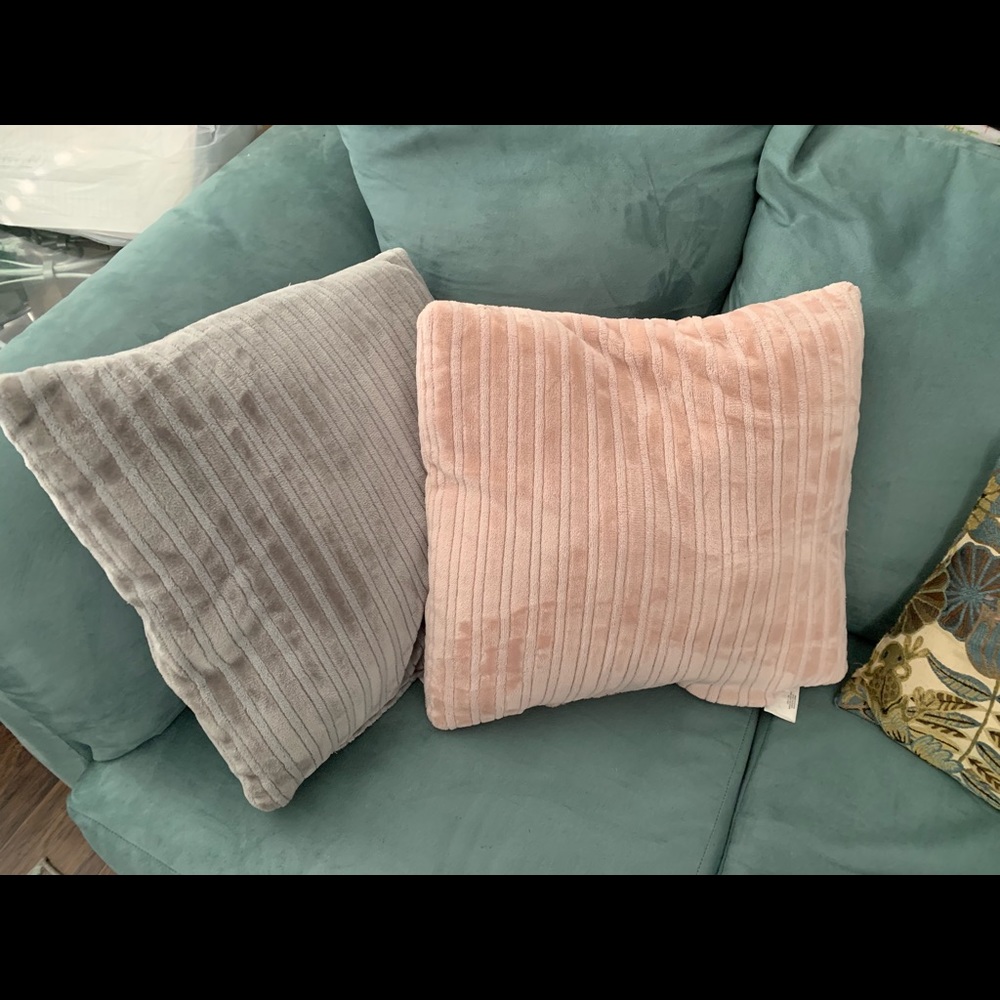 Soft cozy pillows set - Picture 6 of 8